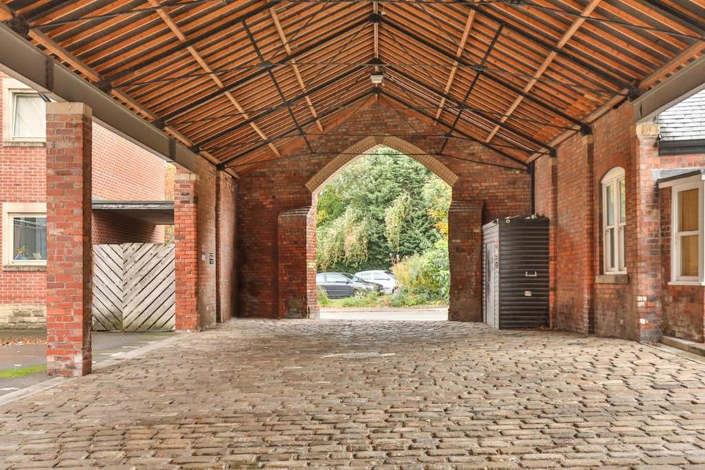 Victorian Tramsheds, Modern Apartment + Parking Sheffield Buitenkant foto